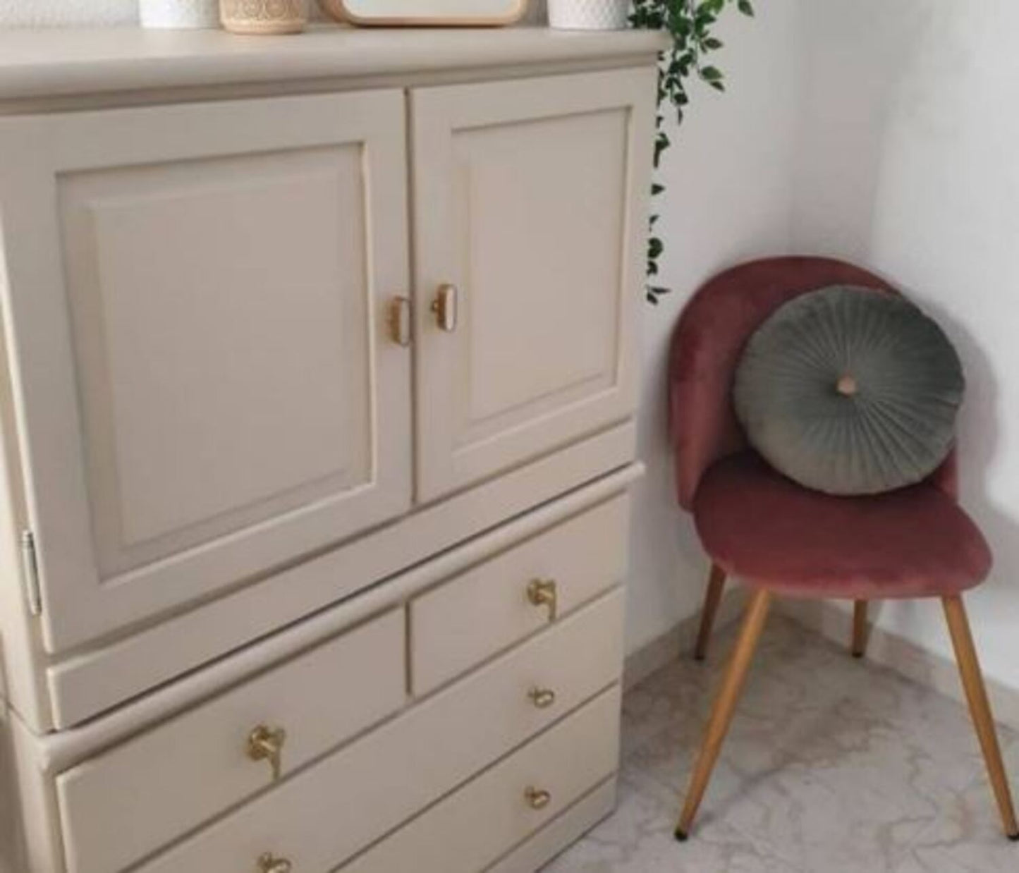 Color  Blanco Crudo/Hueso